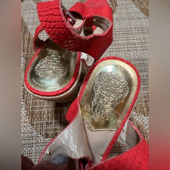 Vince Camuto Strappy Wedges, red size 9.5 - Picture 7 of 7
